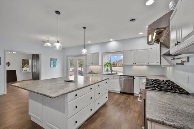 700 Paradise Drive, Stoughton, WI 53589