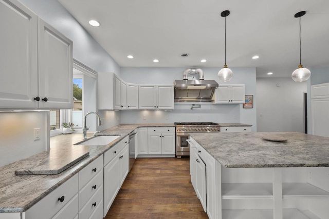 700 Paradise Drive, Stoughton, WI 53589