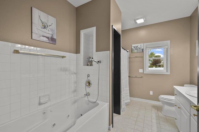 700 Paradise Drive, Stoughton, WI 53589