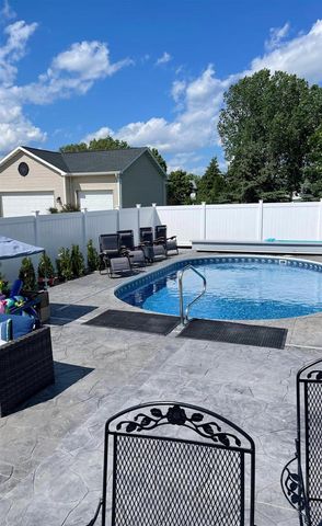 700 Paradise Drive, Stoughton, WI 53589