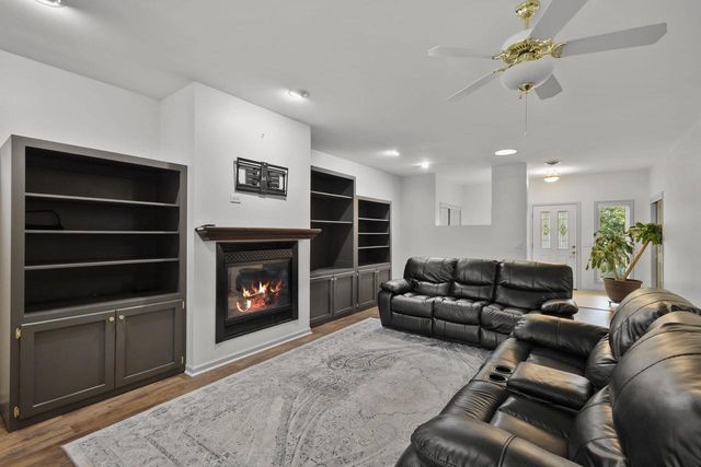 700 Paradise Drive, Stoughton, WI 53589