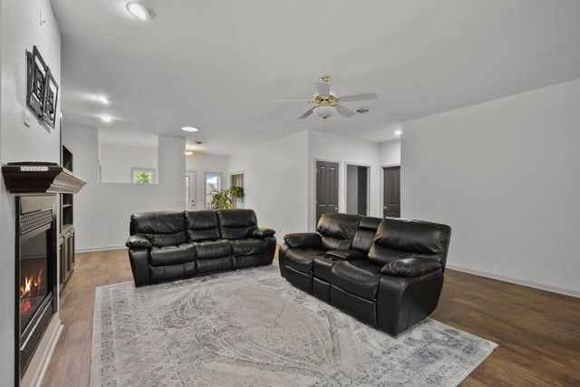 700 Paradise Drive, Stoughton, WI 53589