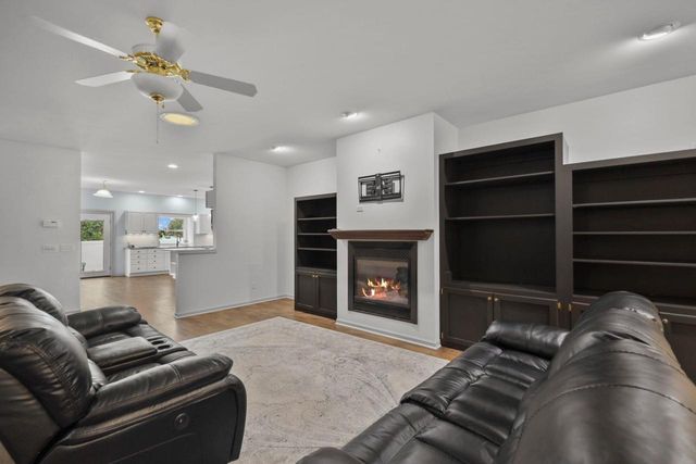 700 Paradise Drive, Stoughton, WI 53589