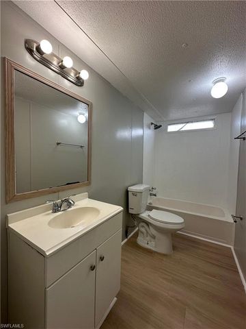 7945 Hart DR, North Fort Myers, FL 33917