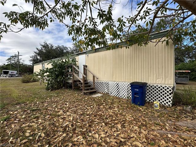 7945 Hart DR, North Fort Myers, FL 33917