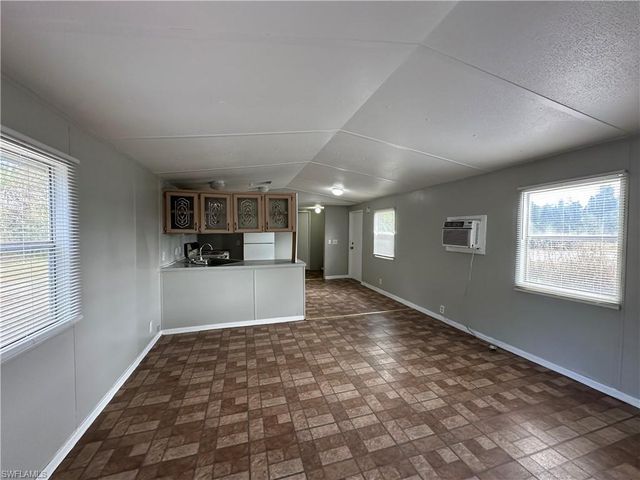 7945 Hart DR, North Fort Myers, FL 33917