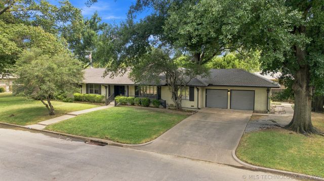 2706 E 57th Street, Tulsa, OK 74105