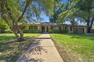 2706 E 57th Street, Tulsa, OK 74105