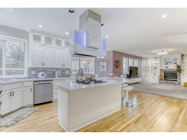 14324 Se NEHALEM Ct, Portland, OR 97236