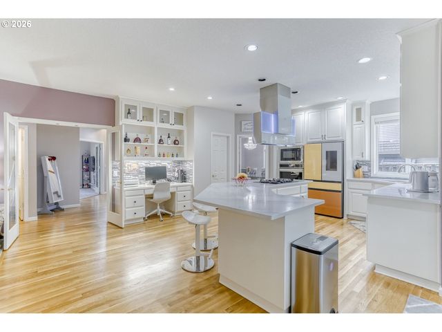 14324 Se NEHALEM Ct, Portland, OR 97236