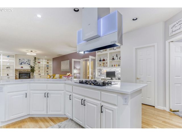 14324 Se NEHALEM Ct, Portland, OR 97236