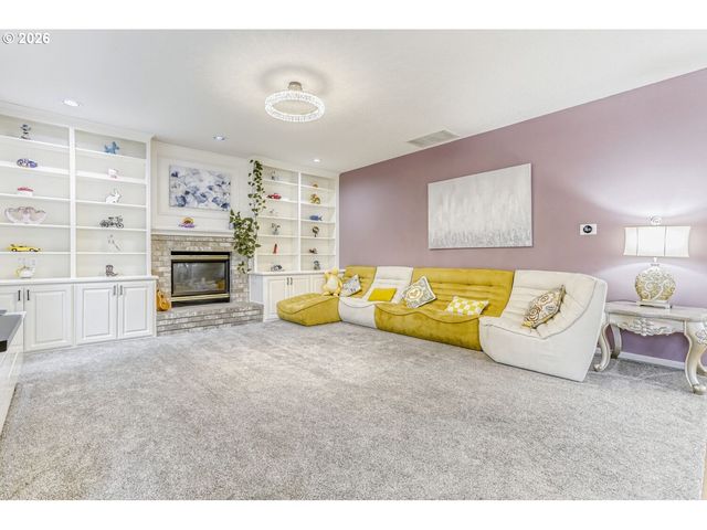 14324 Se NEHALEM Ct, Portland, OR 97236