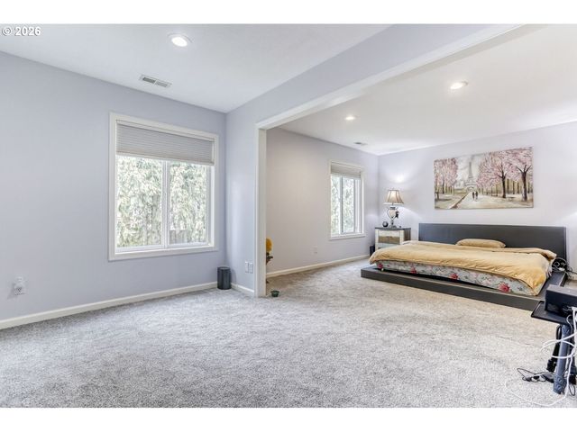 14324 Se NEHALEM Ct, Portland, OR 97236