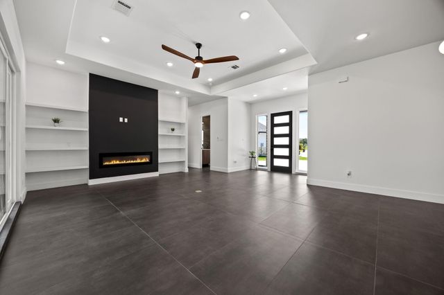 71 Camden Hills Drive, Montgomery, TX 77356