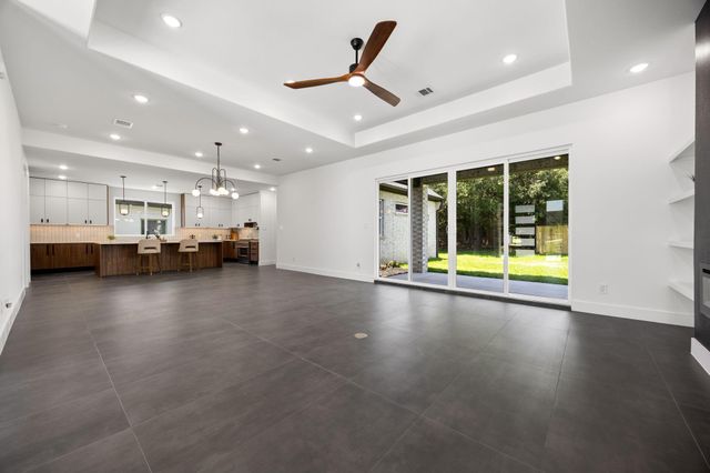 71 Camden Hills Drive, Montgomery, TX 77356