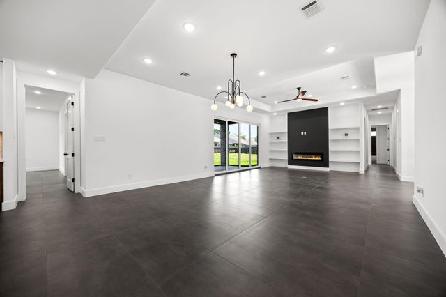 71 Camden Hills Drive, Montgomery, TX 77356