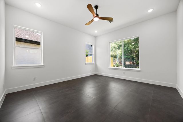 71 Camden Hills Drive, Montgomery, TX 77356