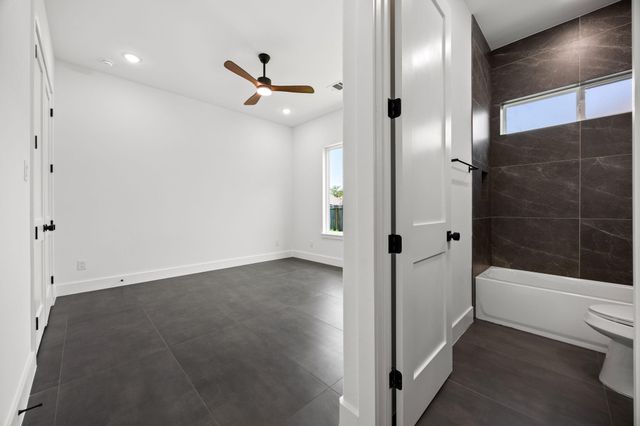 71 Camden Hills Drive, Montgomery, TX 77356