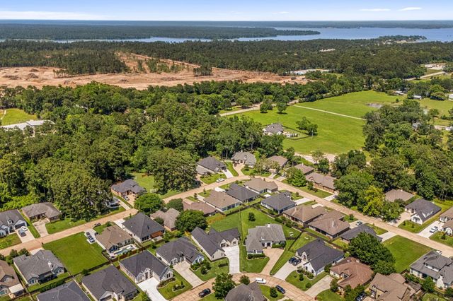 71 Camden Hills Drive, Montgomery, TX 77356