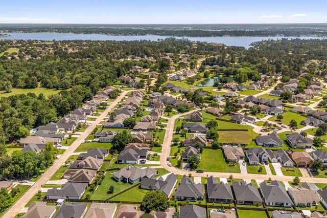 71 Camden Hills Drive, Montgomery, TX 77356