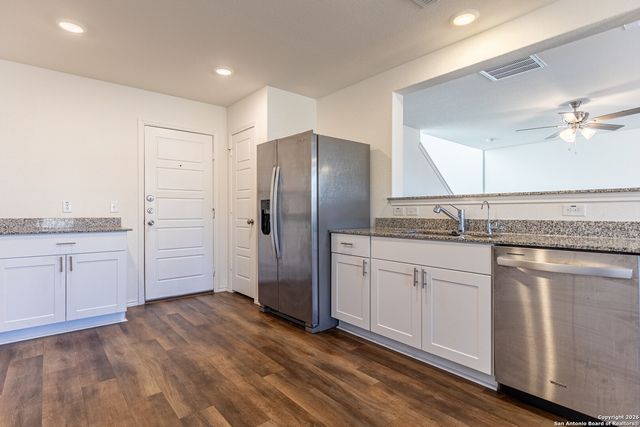 1229 Entrada De Real, Converse, TX 78109