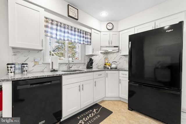 10 HOMESTEAD DR, Millville, NJ 08332