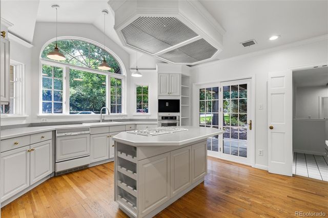 801 S Steele Street, Denver, CO 80209