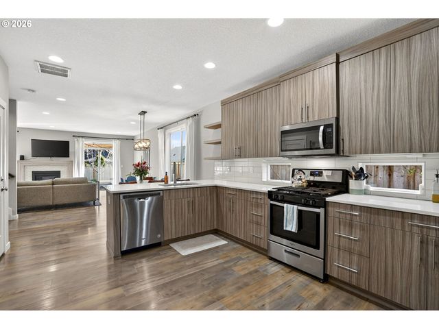 6920 Se LAMPHIER St, Milwaukie, OR 97222