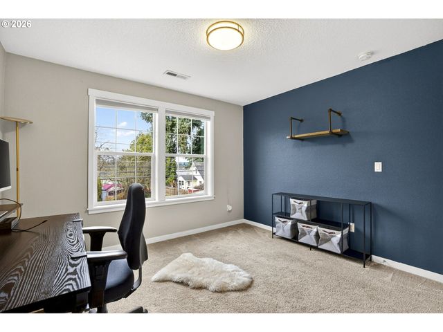 6920 Se LAMPHIER St, Milwaukie, OR 97222