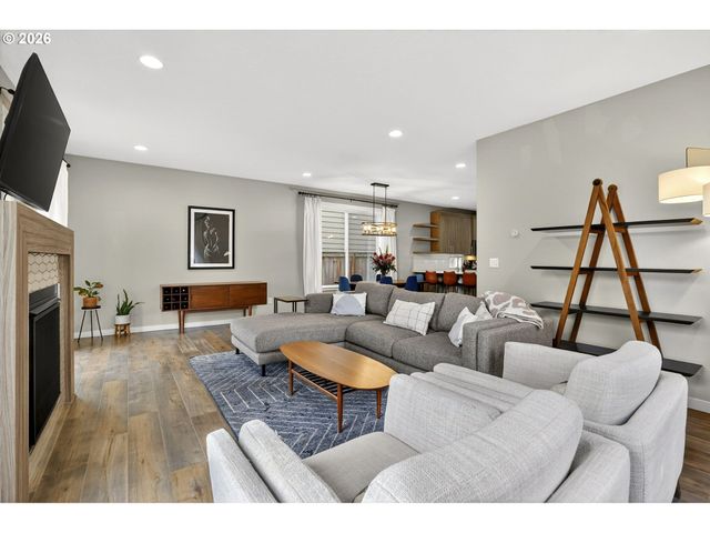 6920 Se LAMPHIER St, Milwaukie, OR 97222