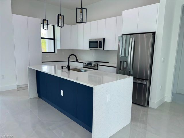 3841 24th AVE NE, Naples, FL 34120