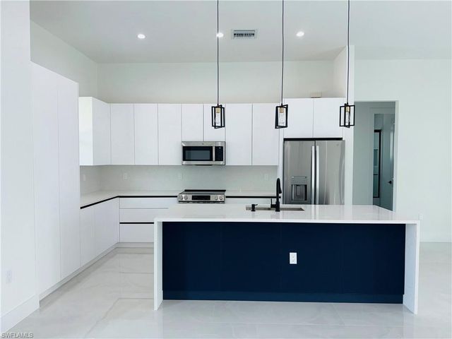 3841 24th AVE NE, Naples, FL 34120