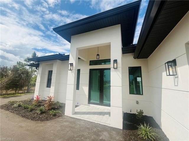 3841 24th AVE NE, Naples, FL 34120