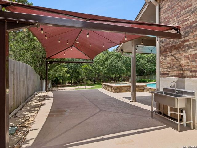 7730 Moss Brook, San Antonio, TX 78255