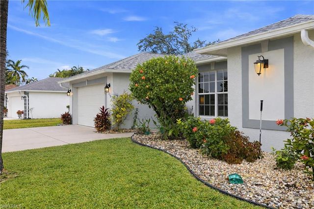 218 Marseille DR, Naples, FL 34112