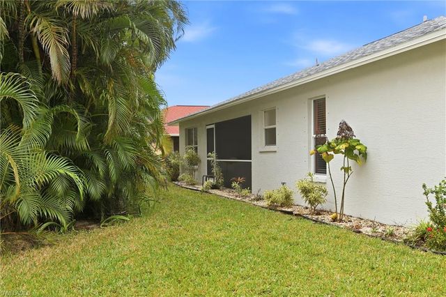 218 Marseille DR, Naples, FL 34112