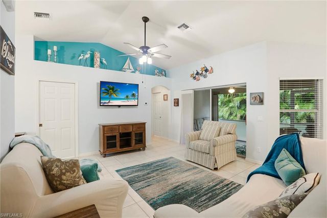 218 Marseille DR, Naples, FL 34112