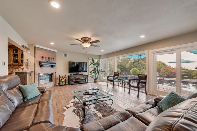 1819 W Belt Line Road, Cedar Hill, TX 75104