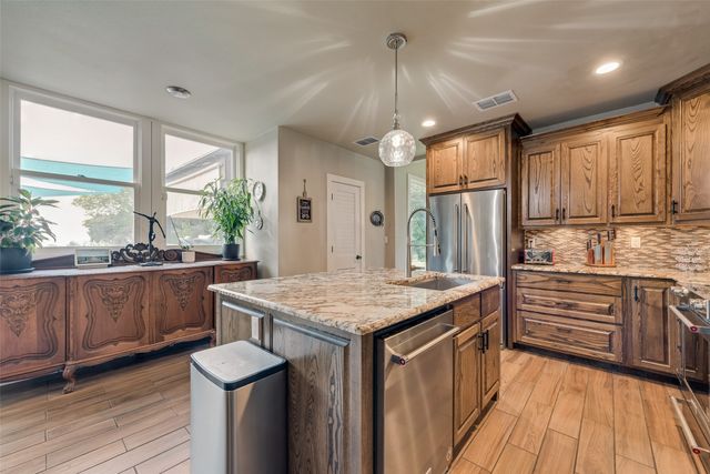 1819 W Belt Line Road, Cedar Hill, TX 75104