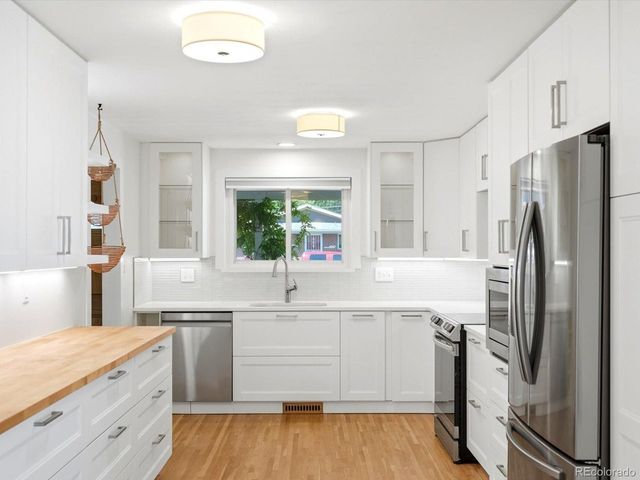 6022 Nelson St, Arvada, CO 80004