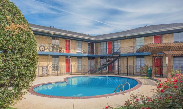 801 S Allen Genoa Road 104, South Houston, TX 77587