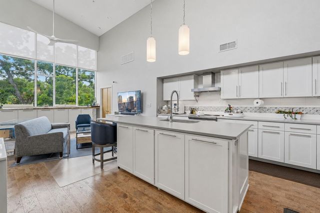 1600 Barton Springs RD 5406, Austin, TX 78704