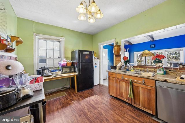 10 CHERRY ST, Willow Grove, PA 19090