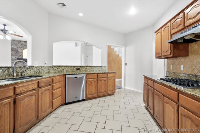 4113 W Canton Street, Broken Arrow, OK 74012
