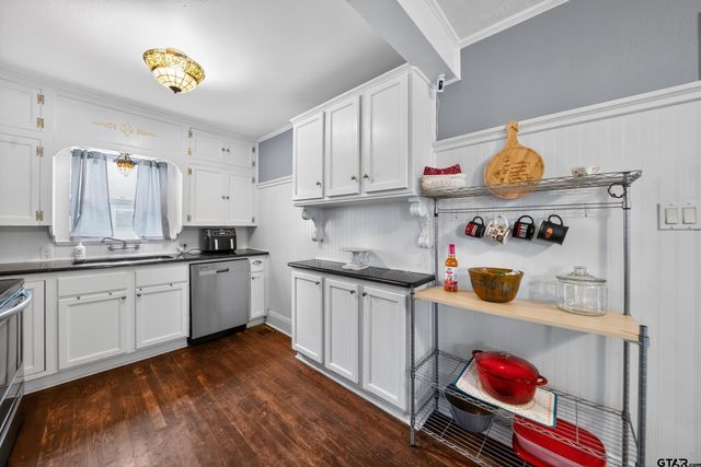 710 E Lamar, Palestine, TX 75801