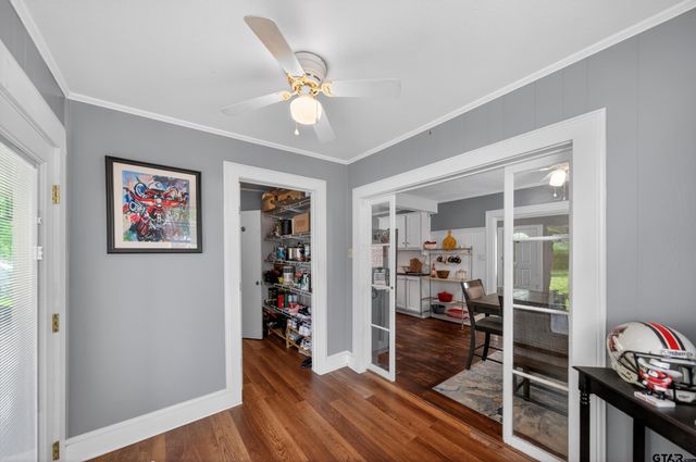 710 E Lamar, Palestine, TX 75801