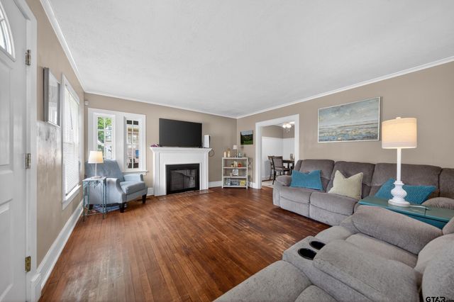 710 E Lamar, Palestine, TX 75801