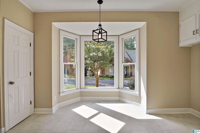 31 THE OAKS CIRCLE, Hoover, AL 35244