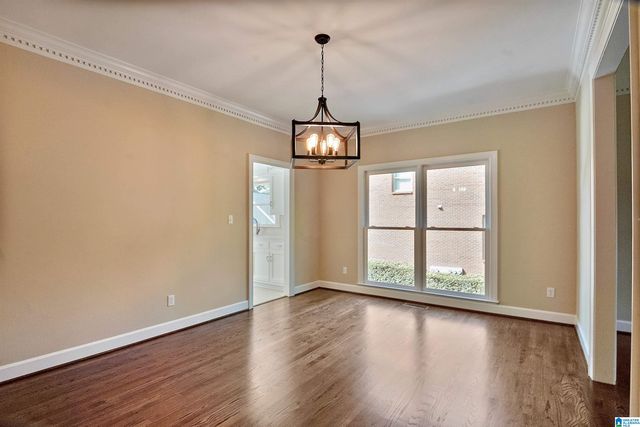 31 THE OAKS CIRCLE, Hoover, AL 35244