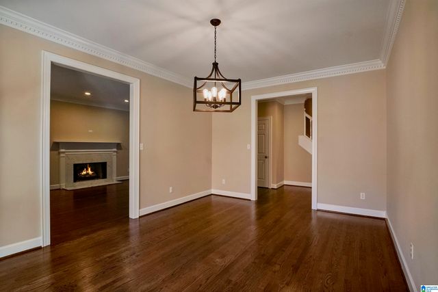 31 THE OAKS CIRCLE, Hoover, AL 35244
